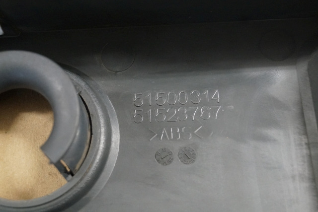 Jungheinrich 51500314 | bonnet including contact key and battery/hour indicator - Estrutura/ Châssis de Equipamento de movimentação: foto 3 Jungheinrich 51500314 | bonnet including contact key and battery/hour indicator - Estrutura/ Châssis de Equipamento de movimentação: foto 3