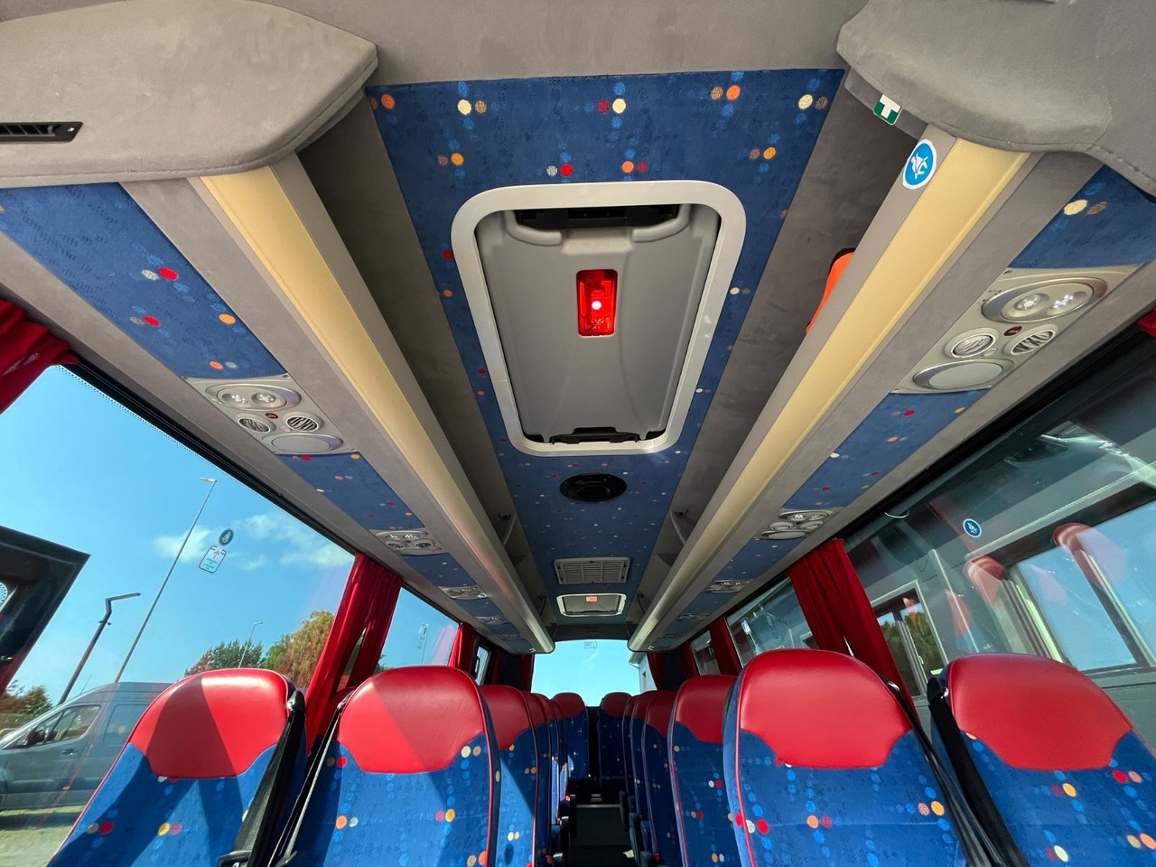 Locação de  Iveco Rosero First / 24+1+1 / Telma/ EURO6 Iveco Rosero First / 24+1+1 / Telma/ EURO6: foto 17