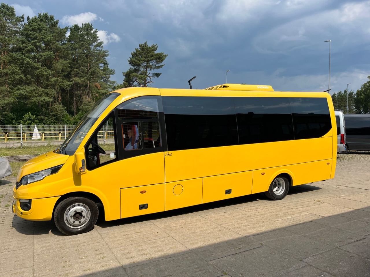 Locação de  Iveco Rosero First / 24+1+1 / Telma/ EURO6 Iveco Rosero First / 24+1+1 / Telma/ EURO6: foto 6