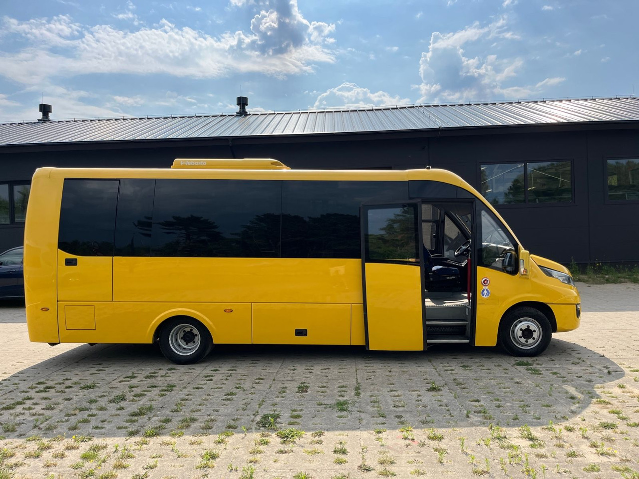 Iveco Rosero First / 24+1+1 / Telma/ EURO6 - Autocarro: foto 2 Iveco Rosero First / 24+1+1 / Telma/ EURO6 - Autocarro: foto 2