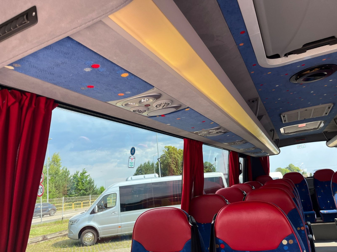 Locação de  Iveco Rosero First / 24+1+1 / Telma/ EURO6 Iveco Rosero First / 24+1+1 / Telma/ EURO6: foto 18