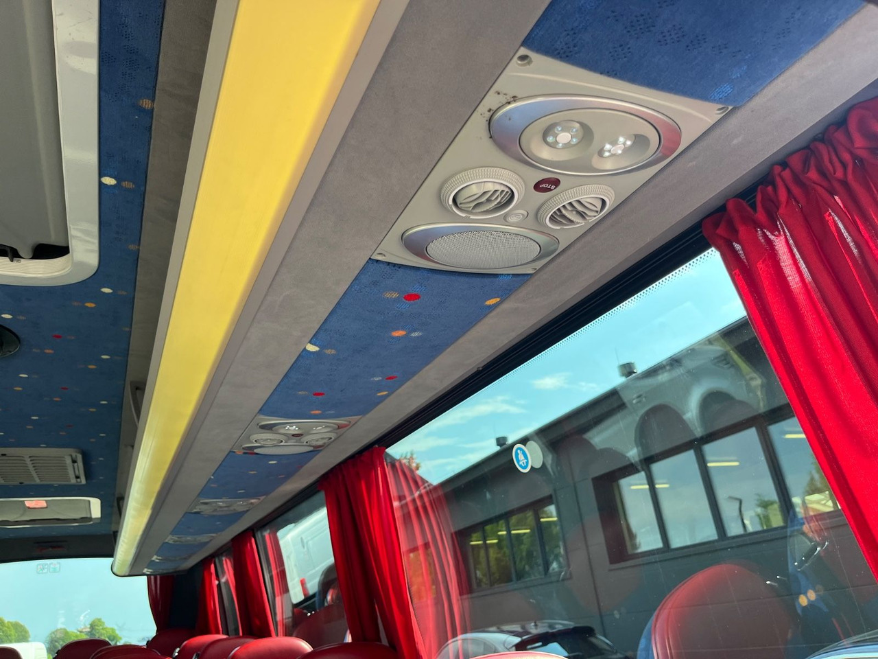 Locação de  Iveco Rosero First / 24+1+1 / Telma/ EURO6 Iveco Rosero First / 24+1+1 / Telma/ EURO6: foto 19