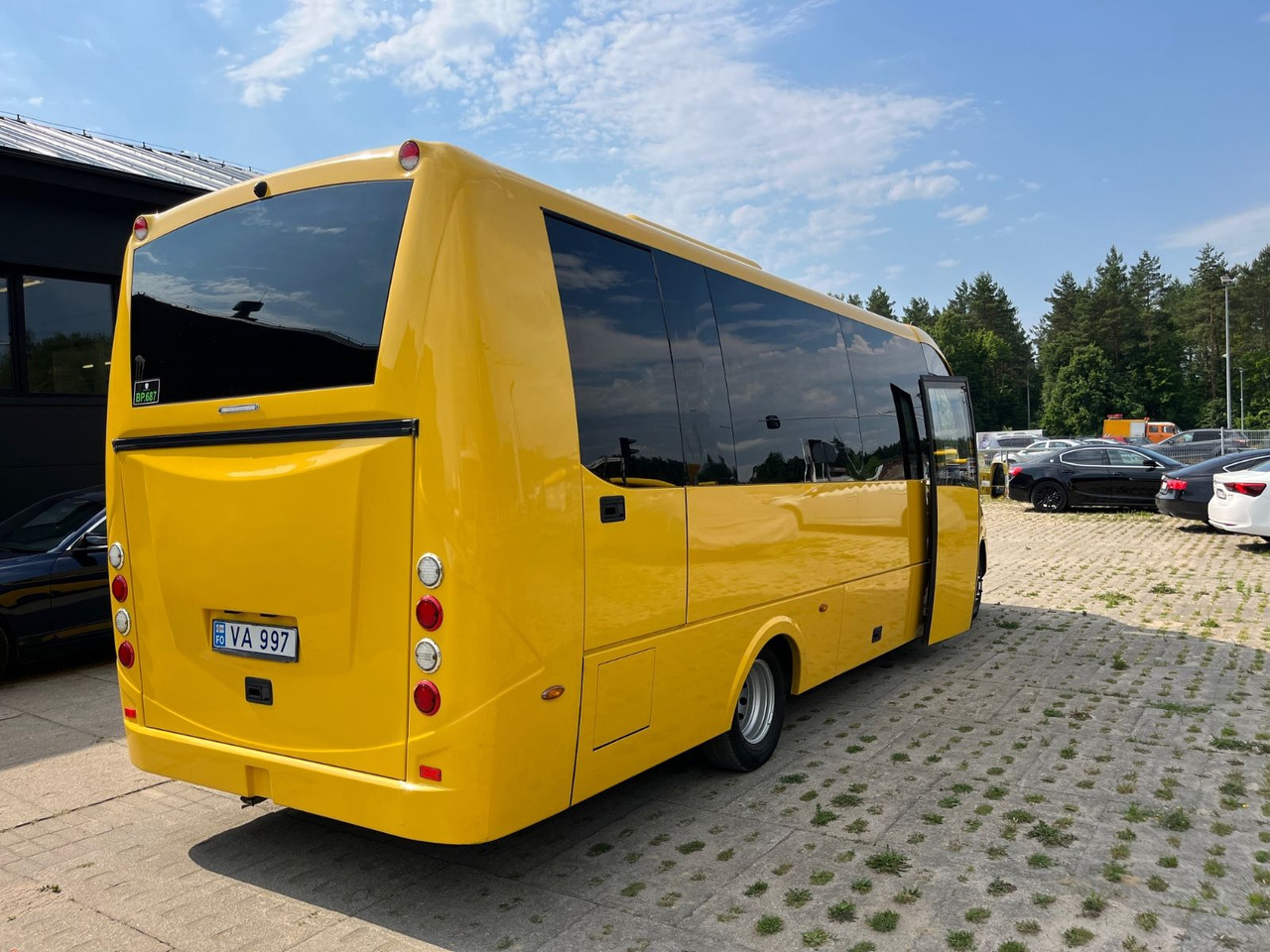 Iveco Rosero First / 24+1+1 / Telma/ EURO6 - Autocarro: foto 3 Iveco Rosero First / 24+1+1 / Telma/ EURO6 - Autocarro: foto 3