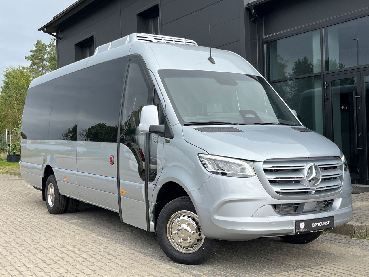 Mercedes-Benz Sprinter 519 TRANSFER XL / 22+1+1 / ON STOCK!!! Mercedes-Benz Sprinter 519 TOURIST XL/ 21-24 Seats/ IN STOCK! - Micro-ônibus, Furgão de passageiros: foto 1 Mercedes-Benz Sprinter 519 TRANSFER XL / 22+1+1 / ON STOCK!!! Mercedes-Benz Sprinter 519 TOURIST XL/ 21-24 Seats/ IN STOCK! - Micro-ônibus, Furgão de passageiros: foto 1