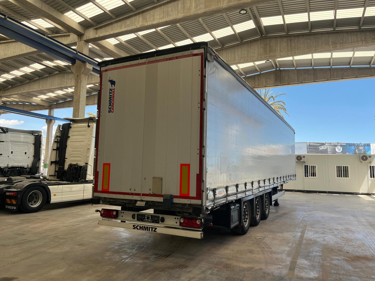 Schmitz Cargobull SCS24/L Varios - Semi-reboque de lona: foto 4 Schmitz Cargobull SCS24/L Varios - Semi-reboque de lona: foto 4