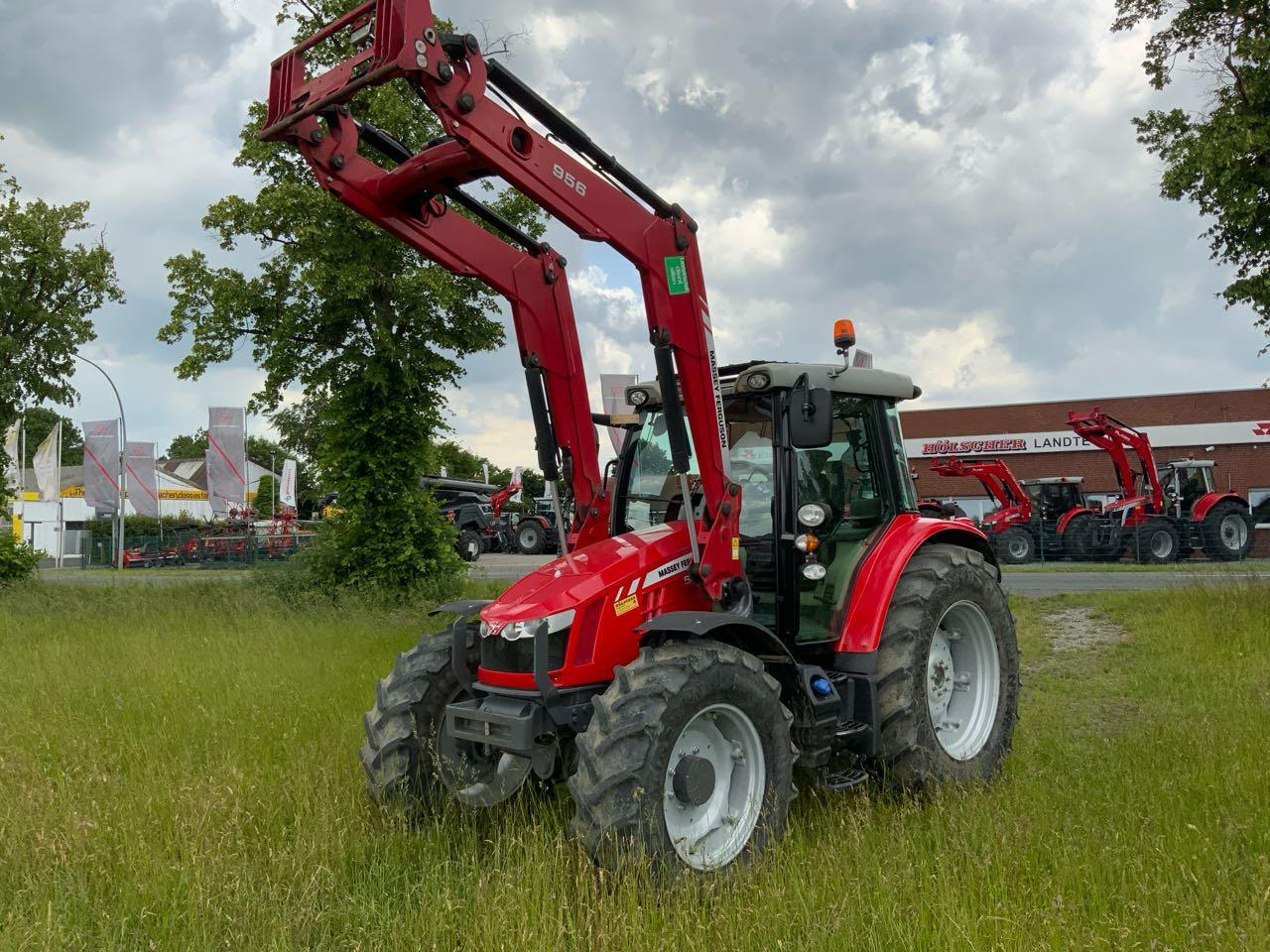 Massey Ferguson MF 5613 Dyna6 Efficient - Trator: foto 1 Massey Ferguson MF 5613 Dyna6 Efficient - Trator: foto 1