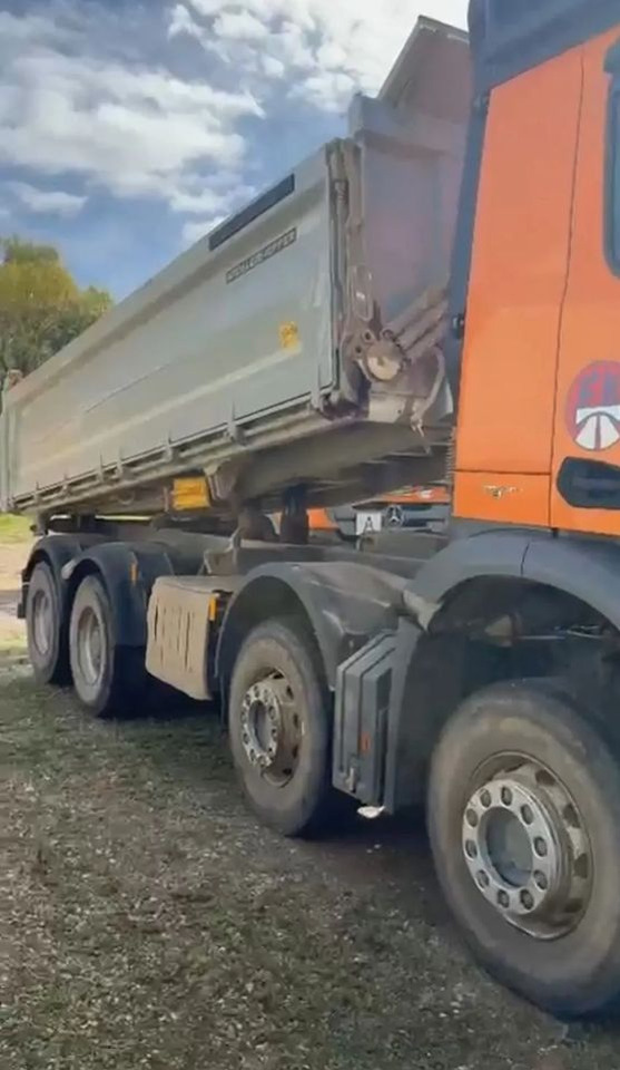 Mercedes-Benz AROCS 4143 8x4 | BORTMATIC - wywrotka trójstronna | Retarder |Zawieszenie na resorach | - Caminhão basculante: foto 2 Mercedes-Benz AROCS 4143 8x4 | BORTMATIC - wywrotka trójstronna | Retarder |Zawieszenie na resorach | - Caminhão basculante: foto 2