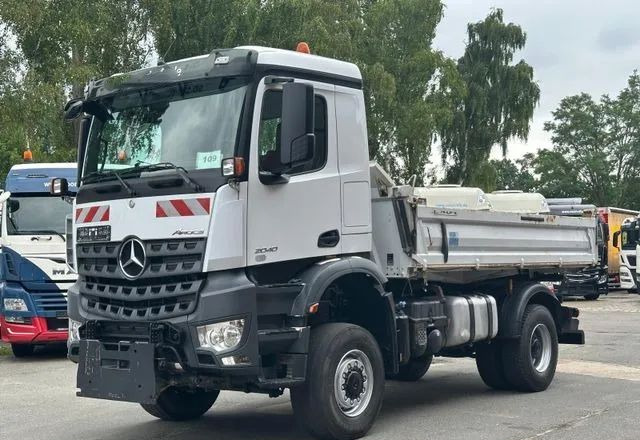 Mercedes-Benz Arocs 2040 4x4 – Meiller | Euro 6c | płyta czołowa do montażu pługu, osprzętu zimowego lub komunalnego | Automat | Resory stalowe (Blatt-Blatt) - Caminhão basculante: foto 4 Mercedes-Benz Arocs 2040 4x4 – Meiller | Euro 6c | płyta czołowa do montażu pługu, osprzętu zimowego lub komunalnego | Automat | Resory stalowe (Blatt-Blatt) - Caminhão basculante: foto 4