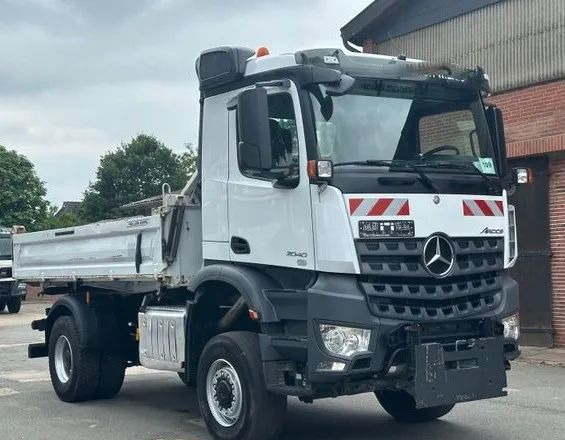 Mercedes-Benz Arocs 2040 4x4 – Meiller | Euro 6c | płyta czołowa do montażu pługu, osprzętu zimowego lub komunalnego | Automat | Resory stalowe (Blatt-Blatt) - Caminhão basculante: foto 3 Mercedes-Benz Arocs 2040 4x4 – Meiller | Euro 6c | płyta czołowa do montażu pługu, osprzętu zimowego lub komunalnego | Automat | Resory stalowe (Blatt-Blatt) - Caminhão basculante: foto 3