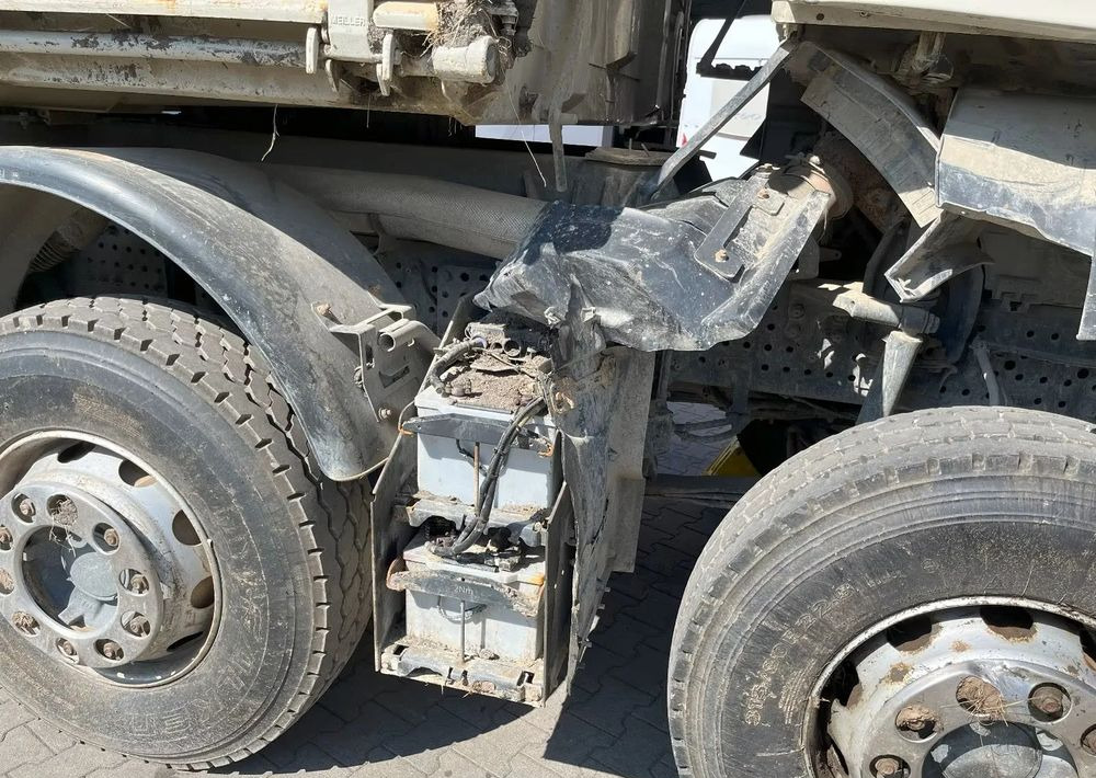 Caminhão basculante Mercedes-Benz Arocs 3246 / 8x4 / Trójstronna Wywrotka / Bordmatic / Euro 6 / Uszkodzony: foto 11