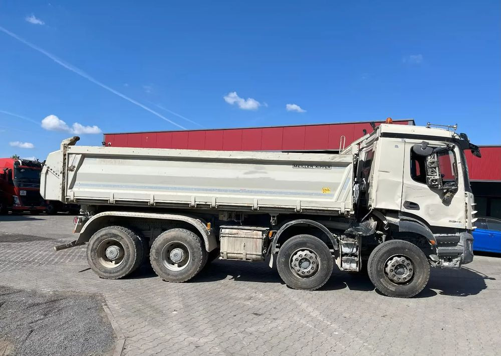 Mercedes-Benz Arocs 3246 / 8x4 / Trójstronna Wywrotka / Bordmatic / Euro 6 / Uszkodzony - Caminhão basculante: foto 5 Mercedes-Benz Arocs 3246 / 8x4 / Trójstronna Wywrotka / Bordmatic / Euro 6 / Uszkodzony - Caminhão basculante: foto 5