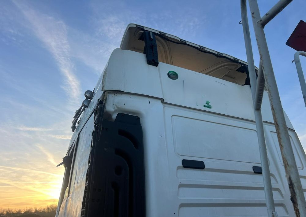 MAN TGX 500 KM (2017) / EURO 6 + Naczepa wywrotka 3-osiowa CARNEHL (2021) / oś podnoszona - Tractor, Semireboque basculante: foto 4 MAN TGX 500 KM (2017) / EURO 6 + Naczepa wywrotka 3-osiowa CARNEHL (2021) / oś podnoszona - Tractor, Semireboque basculante: foto 4