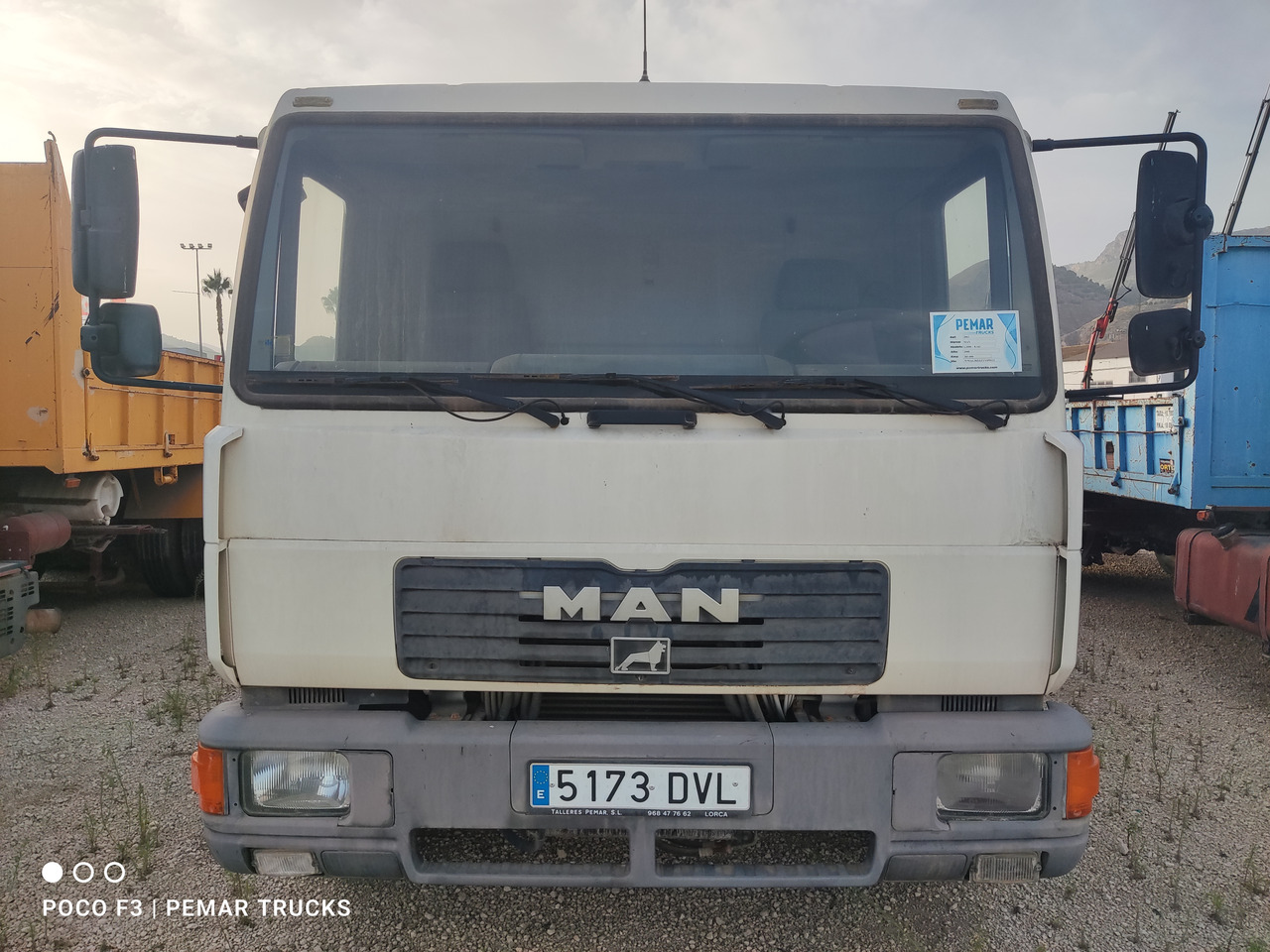 MAN L2000 - Camião de caixa aberta/ Plataforma: foto 2 MAN L2000 - Camião de caixa aberta/ Plataforma: foto 2