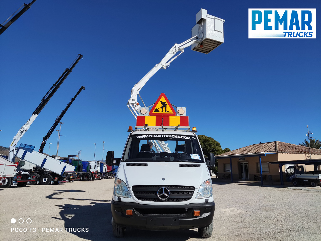 Caminhão com plataforma aérea MERCEDES-BENZ 516 CDI CESTA ELEVADORA, 160 cv: foto 28