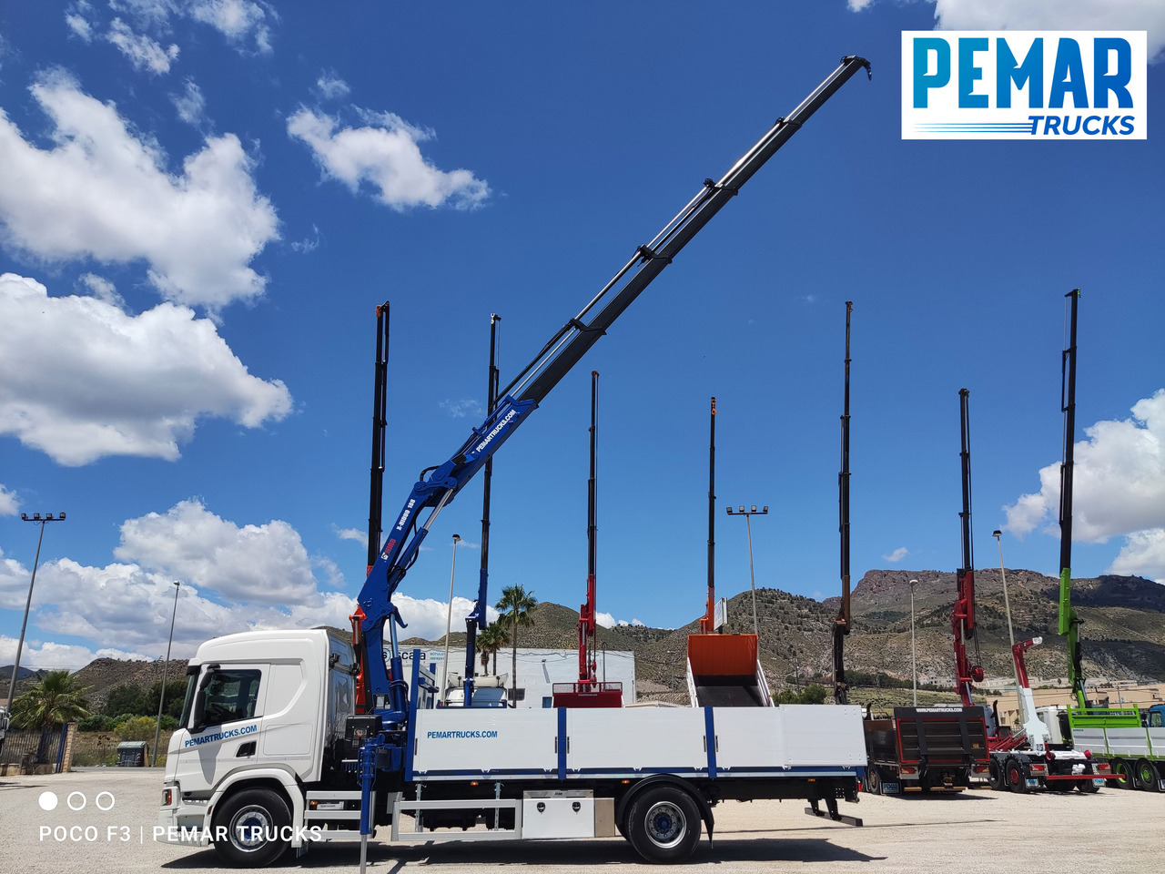 Camião de caixa aberta/ Plataforma, Caminhão grua SCANIA P 370 4X2 GRUA CAJA FIJA: foto 18