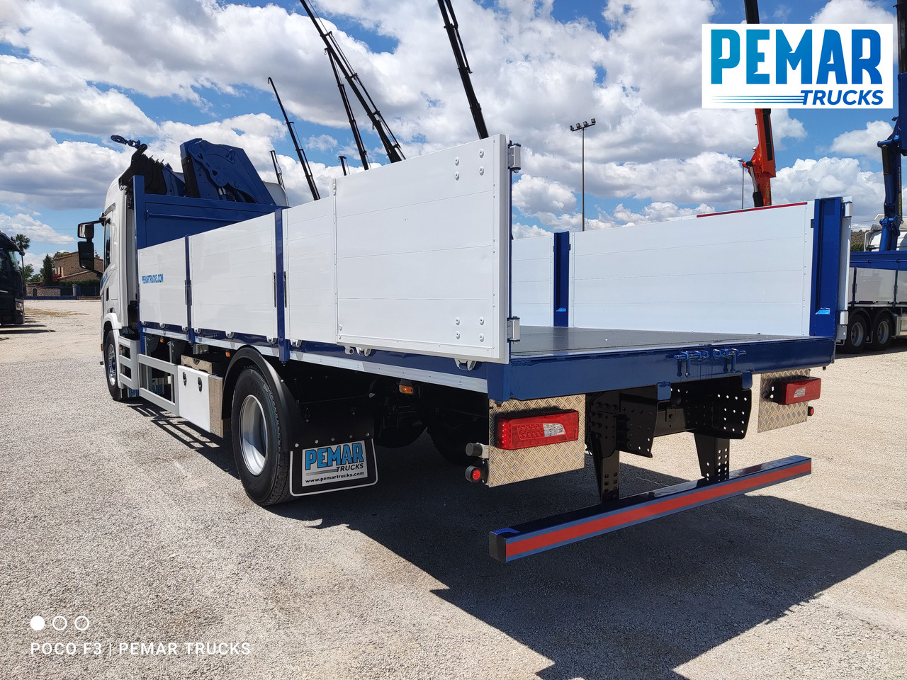 Camião de caixa aberta/ Plataforma, Caminhão grua SCANIA P 370 4X2 GRUA CAJA FIJA: foto 10