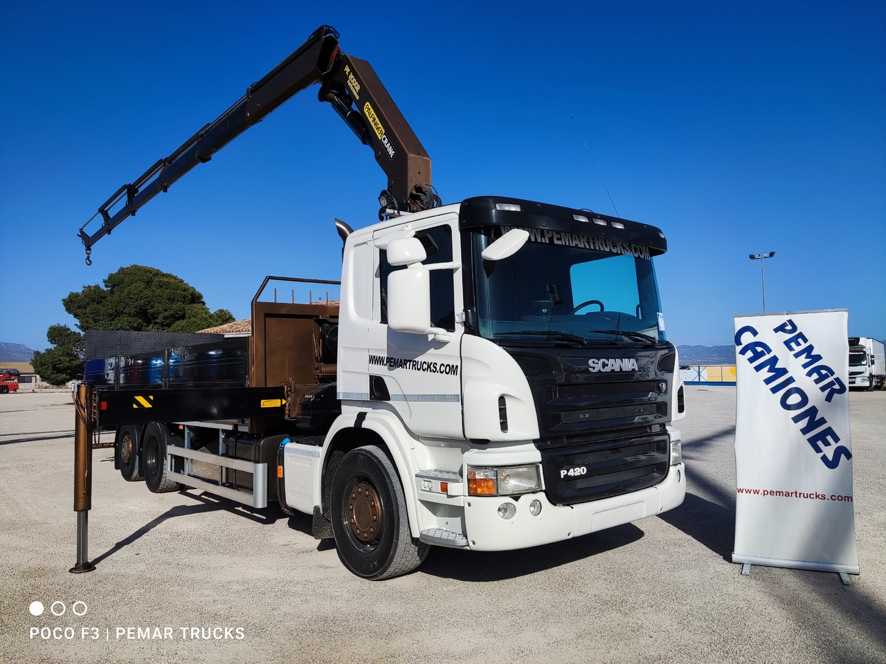 SCANIA P 420 6X2 GRUA CAJA FIJA - Caminhão transportador de contêineres/ Caixa móvel, Caminhão grua: foto 3 SCANIA P 420 6X2 GRUA CAJA FIJA - Caminhão transportador de contêineres/ Caixa móvel, Caminhão grua: foto 3