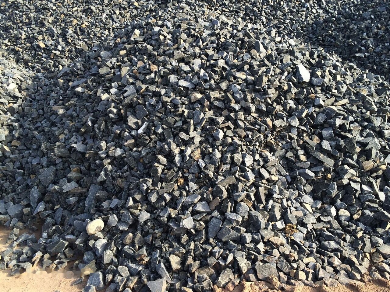 Kinglink 250-300 TPH Stationary Basalt Stone Crushing Plant - Britador: foto 1 Kinglink 250-300 TPH Stationary Basalt Stone Crushing Plant - Britador: foto 1