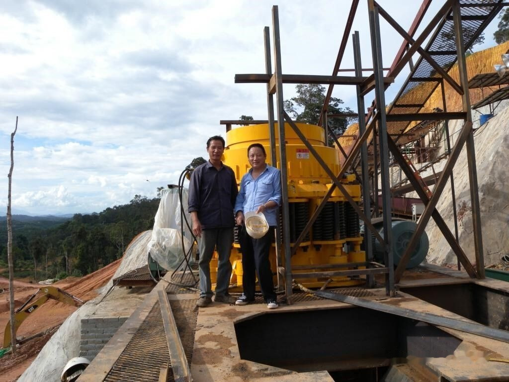 Kinglink Hematite Iron Ore Cone Crusher KLC1300 - Britador de cone: foto 2 Kinglink Hematite Iron Ore Cone Crusher KLC1300 - Britador de cone: foto 2