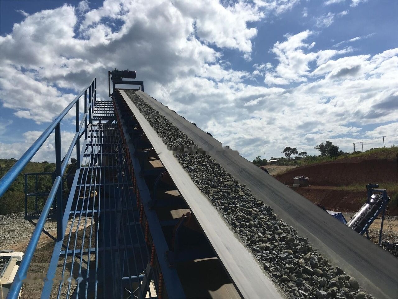 Kinglink USINE DE CONCASSAGE DE PIERRES DE RIVIÈRE DE 150 TPH - Britador: foto 1 Kinglink USINE DE CONCASSAGE DE PIERRES DE RIVIÈRE DE 150 TPH - Britador: foto 1