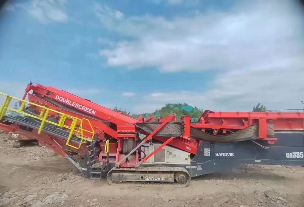 Sandvik QI442 Tracked Impact Crusher+QA335 Tracked Screen - Britadeira móvel: foto 1 Sandvik QI442 Tracked Impact Crusher+QA335 Tracked Screen - Britadeira móvel: foto 1