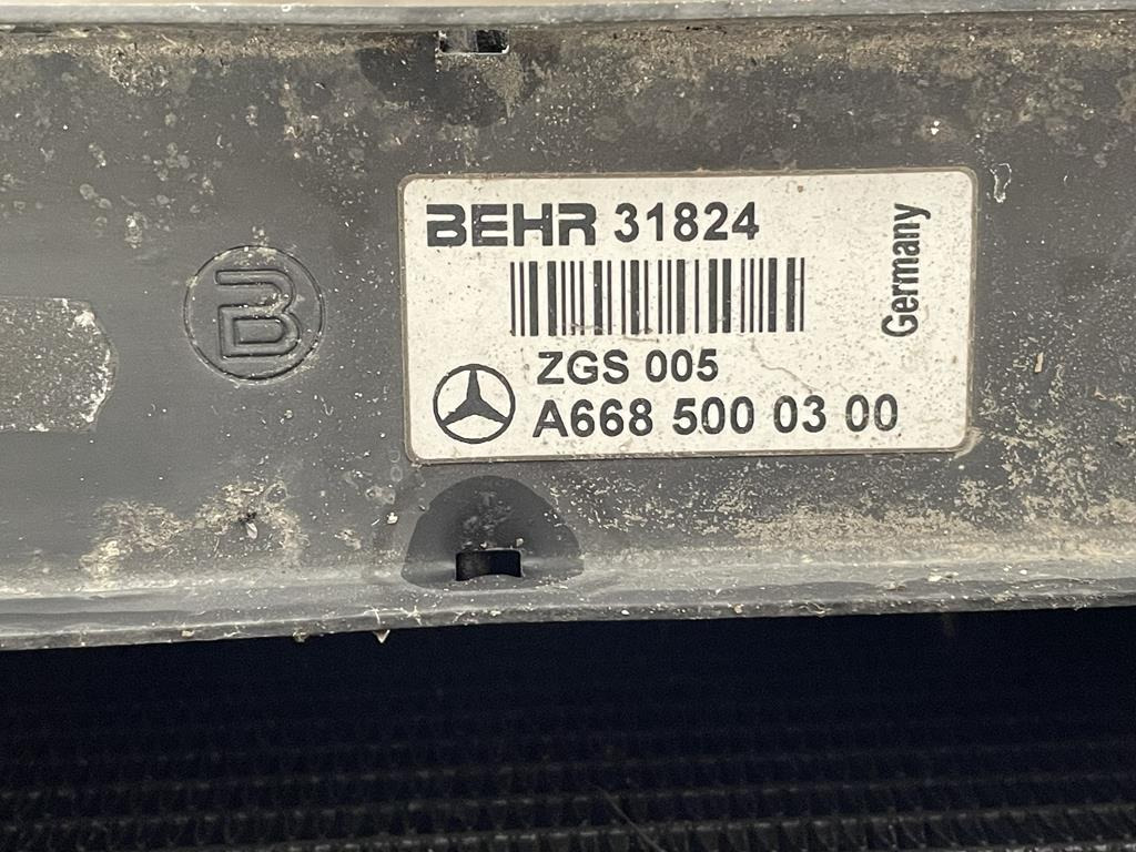 BEHR FOR MERCEDES VARIO - A 668 500 03 00 - Radiador de Caminhão: foto 4 BEHR FOR MERCEDES VARIO - A 668 500 03 00 - Radiador de Caminhão: foto 4