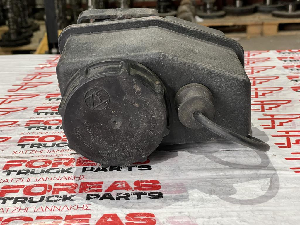 MAN HYDRAULIC OIL EXPANSION TANK - 81.47301.6062 - Tanque de expansão de Caminhão: foto 2 MAN HYDRAULIC OIL EXPANSION TANK - 81.47301.6062 - Tanque de expansão de Caminhão: foto 2