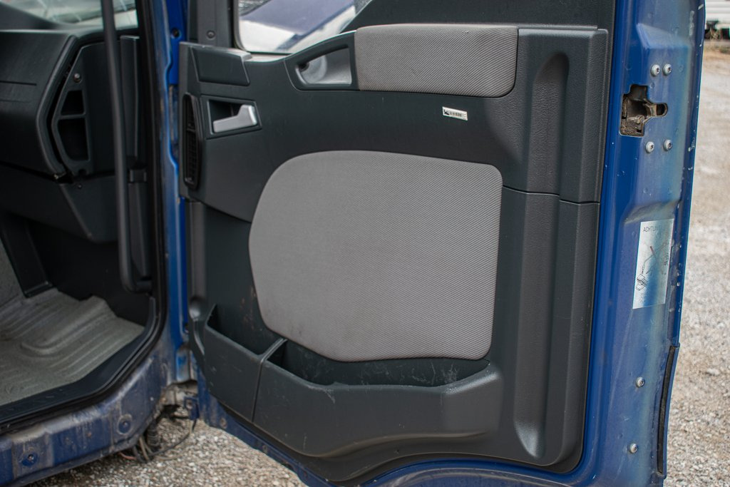 MAN TGL DOOR TRIM RIGHT - PASSENGER'S - Porta e peças de Caminhão: foto 2 MAN TGL DOOR TRIM RIGHT - PASSENGER'S - Porta e peças de Caminhão: foto 2