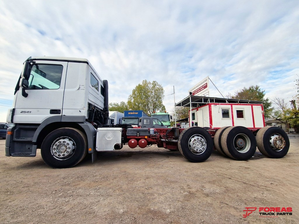 MERCEDES-BENZ ACTROS 3241 8x2 EURO 5 INTARDER - Caminhão chassi: foto 4 MERCEDES-BENZ ACTROS 3241 8x2 EURO 5 INTARDER - Caminhão chassi: foto 4