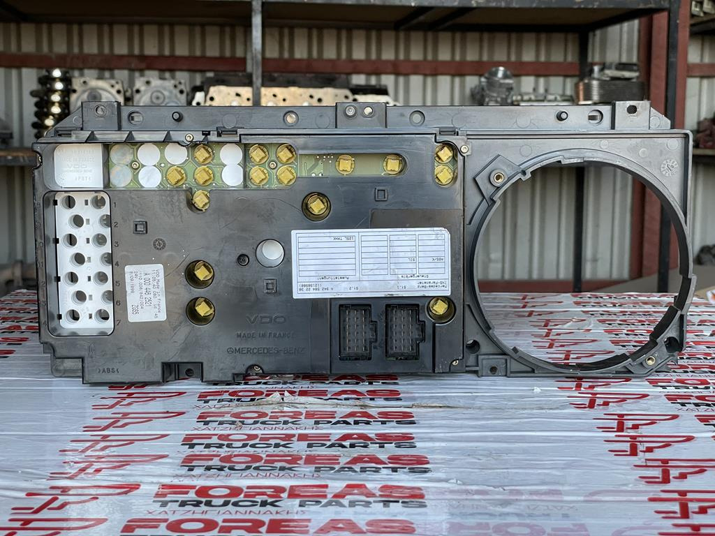 Painel de instrumentos de Caminhão MERCEDES-BENZ ATEGO 1: foto 8