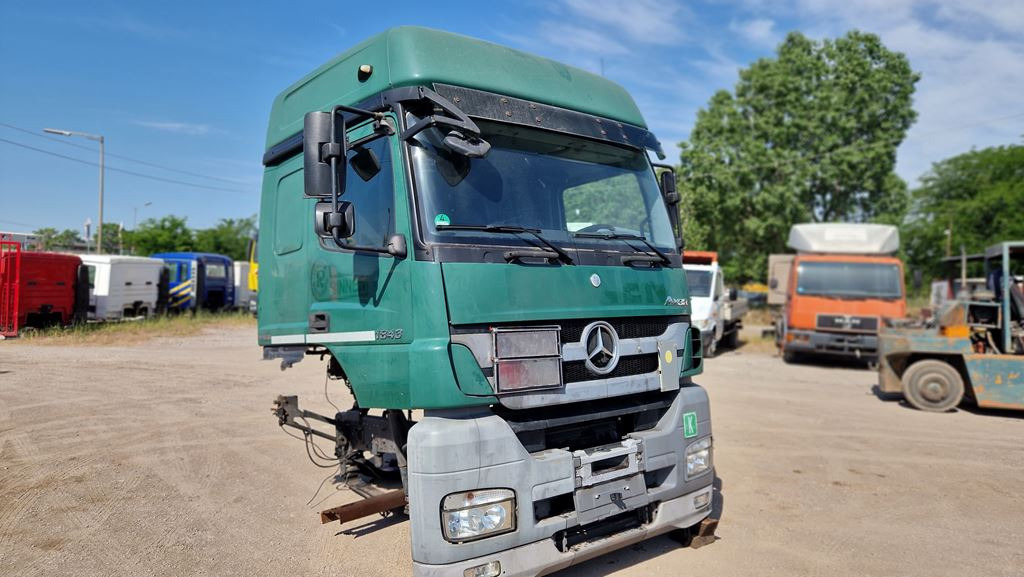 MERCEDES-BENZ AXOR 1843 - Cabine de Caminhão: foto 2 MERCEDES-BENZ AXOR 1843 - Cabine de Caminhão: foto 2