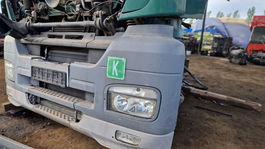 MERCEDES-BENZ AXOR - Para-choque de Caminhão: foto 2 MERCEDES-BENZ AXOR - Para-choque de Caminhão: foto 2