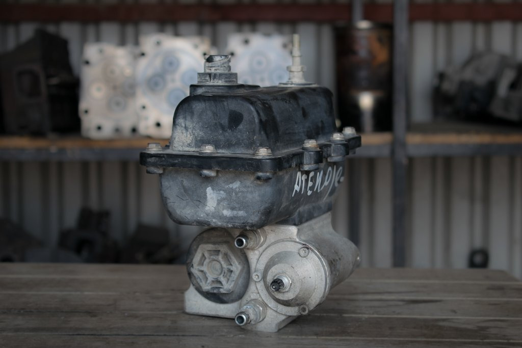MERCEDES-BENZ PUMP - ADBLUE FUEL INJECTION UNIT FOR ATEGO - ACTROS - Silenciador/ Sistema de escape de Caminhão: foto 2 MERCEDES-BENZ PUMP - ADBLUE FUEL INJECTION UNIT FOR ATEGO - ACTROS - Silenciador/ Sistema de escape de Caminhão: foto 2