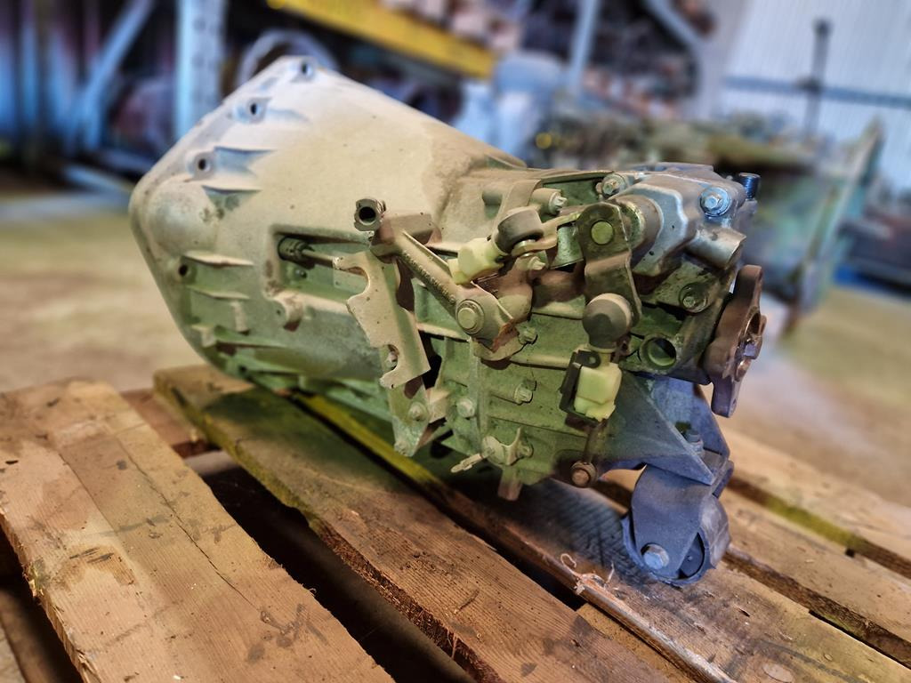 MERCEDES-BENZ SPRINTER 711605 - Caixa de câmbio de Caminhão: foto 3 MERCEDES-BENZ SPRINTER 711605 - Caixa de câmbio de Caminhão: foto 3