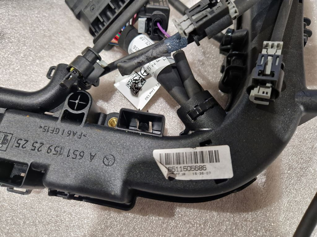 MERCEDES-BENZ SPRINTER OM 651 - A 651 159 2525 - Cables/ Wire harness de Caminhão: foto 3 MERCEDES-BENZ SPRINTER OM 651 - A 651 159 2525 - Cables/ Wire harness de Caminhão: foto 3
