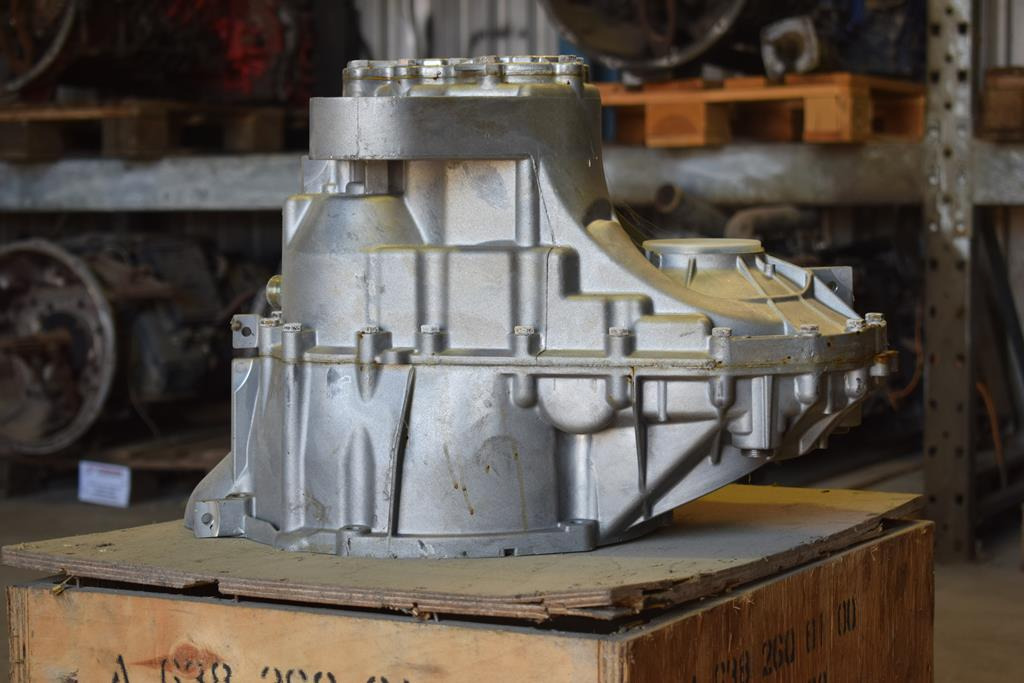 MERCEDES-BENZ VITO - Α 638 260 01 00 - Caixa de câmbio de Caminhão: foto 3 MERCEDES-BENZ VITO - Α 638 260 01 00 - Caixa de câmbio de Caminhão: foto 3