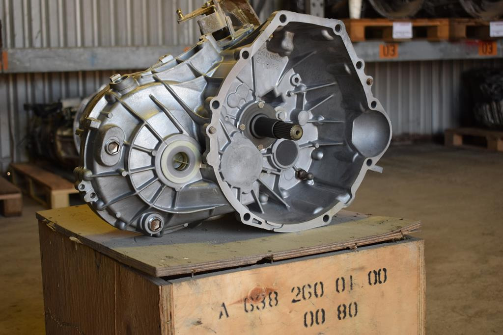 MERCEDES-BENZ VITO - Α 638 260 01 00 - Caixa de câmbio de Caminhão: foto 1 MERCEDES-BENZ VITO - Α 638 260 01 00 - Caixa de câmbio de Caminhão: foto 1