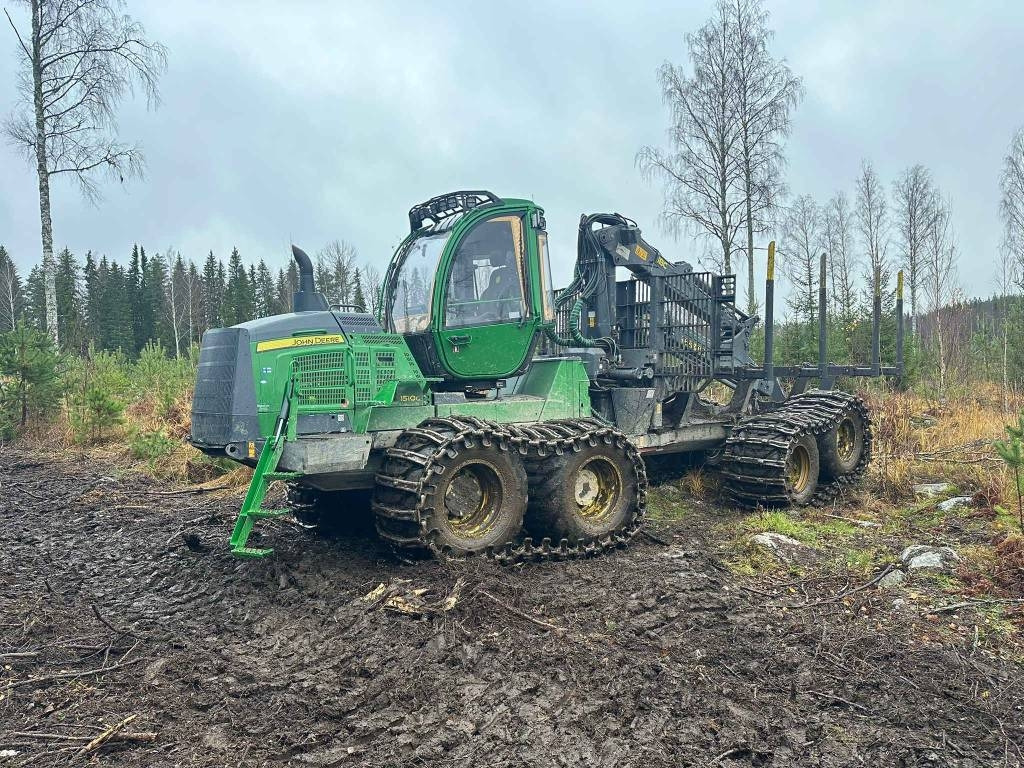 John Deere 1510 G - Forwarder: foto 1 John Deere 1510 G - Forwarder: foto 1