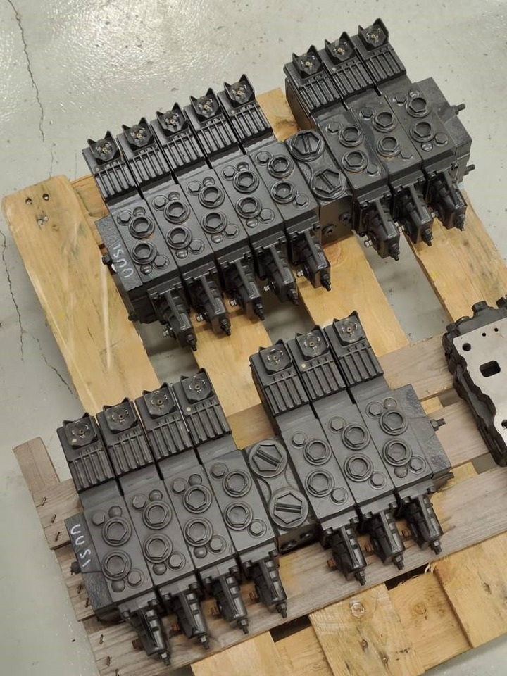 Hidráulica de Equipamento florestal Spare parts Valve blocks, hydraulic motors, cylind: foto 32