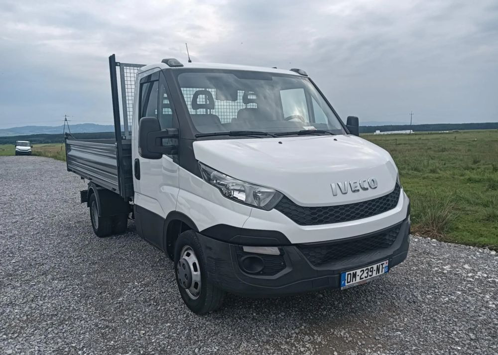 Iveco 35C13, 35C12, 35C14, 35C15 - Furgão basculante: foto 2 Iveco 35C13, 35C12, 35C14, 35C15 - Furgão basculante: foto 2