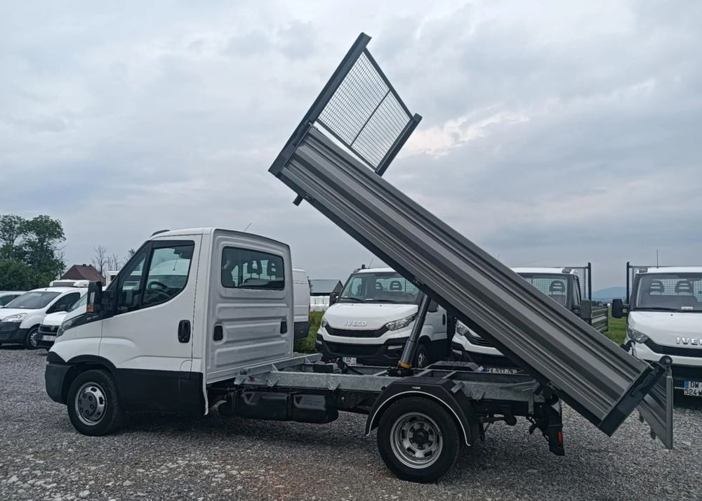 Iveco 35C13, 35C12, 35C14, 35C15 - Furgão basculante: foto 4 Iveco 35C13, 35C12, 35C14, 35C15 - Furgão basculante: foto 4