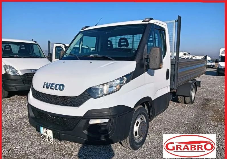Iveco 35C13, 35C12, 35C14, 35C15 - Furgão basculante: foto 3 Iveco 35C13, 35C12, 35C14, 35C15 - Furgão basculante: foto 3