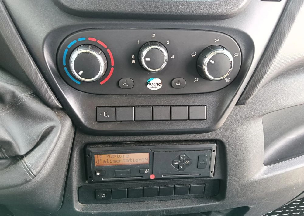 Iveco 35C18, 35C15, 35C13, 35C14, 70C18, 50C18 - Carrinha de contentor: foto 5 Iveco 35C18, 35C15, 35C13, 35C14, 70C18, 50C18 - Carrinha de contentor: foto 5