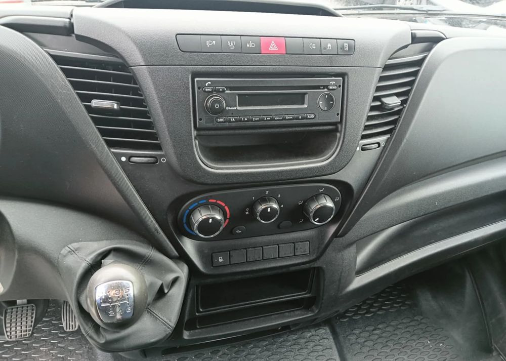 Iveco 35S14,35S13,35C13,35C12, - Furgão: foto 3 Iveco 35S14,35S13,35C13,35C12, - Furgão: foto 3