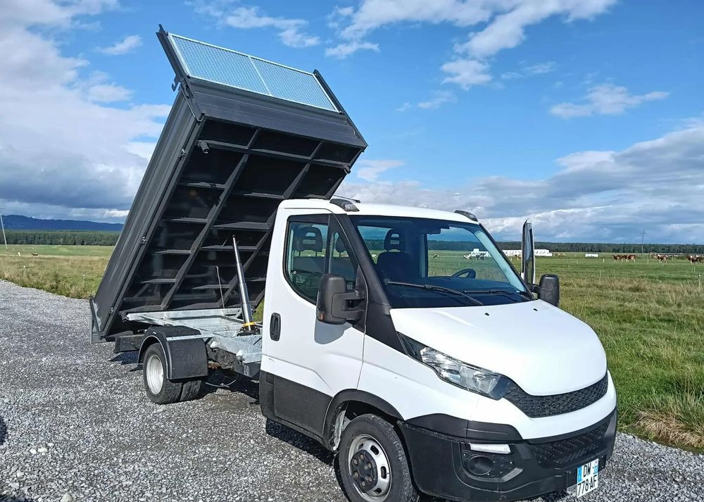 Iveco DAILY 35C13, 35C12, 35C14, 35C15 - Furgão basculante: foto 3 Iveco DAILY 35C13, 35C12, 35C14, 35C15 - Furgão basculante: foto 3