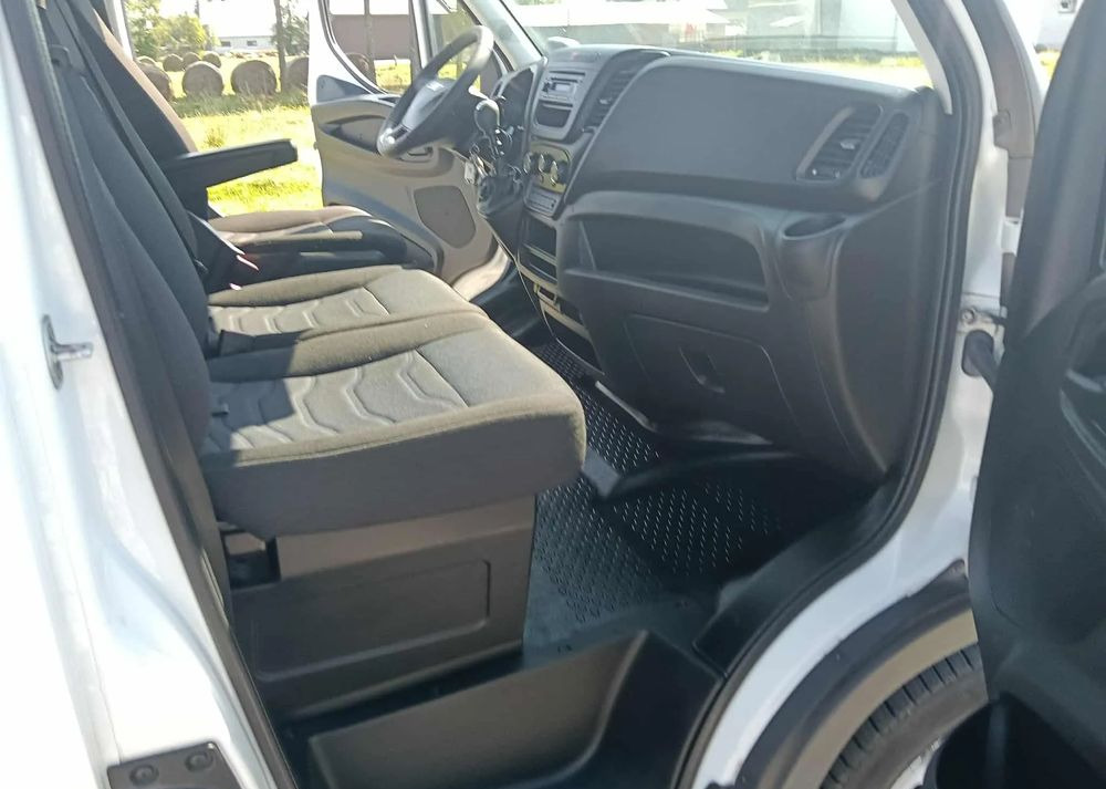 Iveco DAILY 35C14, 35C13, 35C12 - Furgão basculante: foto 5 Iveco DAILY 35C14, 35C13, 35C12 - Furgão basculante: foto 5