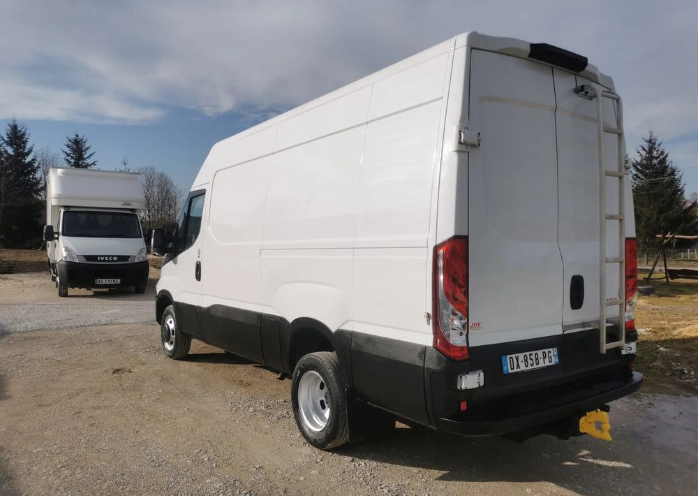 Iveco 35C13 Daily L3H2 bliźniak Klima 2.3-130KM 6-biegów Hak podwójne koła 35-130 L4H2 - Furgão: foto 3 Iveco 35C13 Daily L3H2 bliźniak Klima 2.3-130KM 6-biegów Hak podwójne koła 35-130 L4H2 - Furgão: foto 3