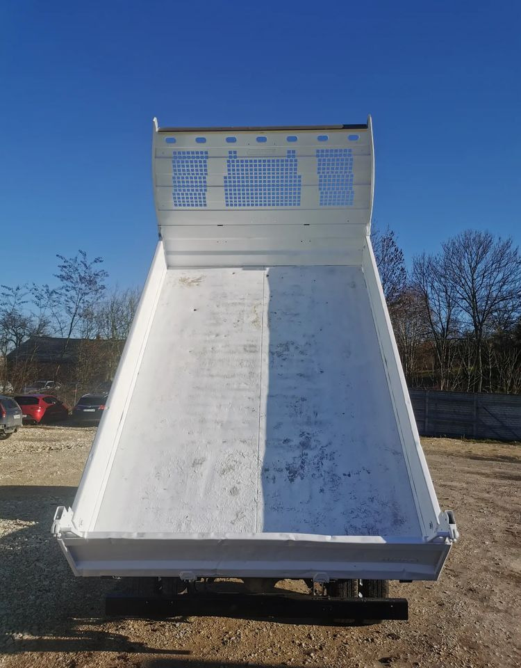 Iveco Daily 3.0-150KM Wywrotka blizniak 35-150 Niski przebieg kiper do 3,5t - Furgão basculante: foto 4 Iveco Daily 3.0-150KM Wywrotka blizniak 35-150 Niski przebieg kiper do 3,5t - Furgão basculante: foto 4