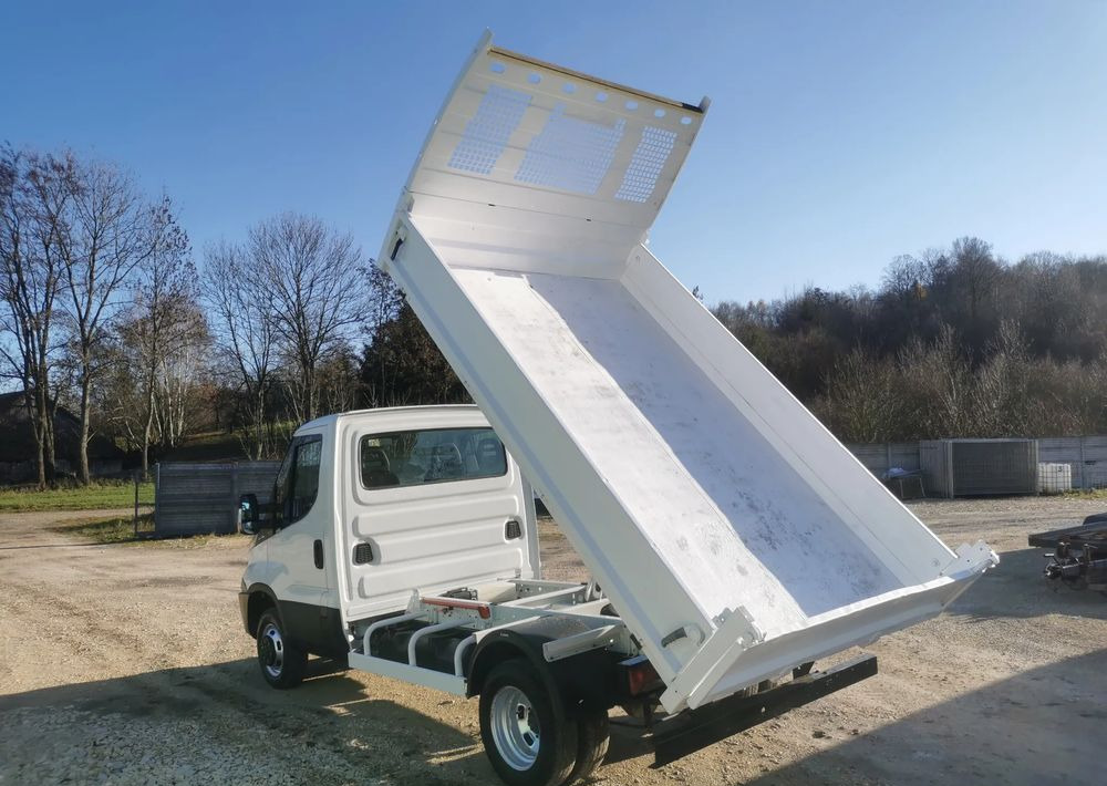 Iveco Daily 3.0-150KM Wywrotka blizniak 35-150 Niski przebieg kiper do 3,5t - Furgão basculante: foto 5 Iveco Daily 3.0-150KM Wywrotka blizniak 35-150 Niski przebieg kiper do 3,5t - Furgão basculante: foto 5