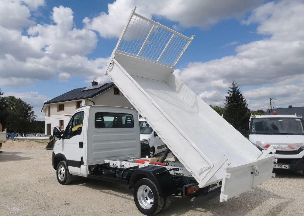Iveco Daily 35C11 Kiper wywrotka Hak Bliźniak sprowadzony 35C12 - Furgão basculante: foto 5 Iveco Daily 35C11 Kiper wywrotka Hak Bliźniak sprowadzony 35C12 - Furgão basculante: foto 5